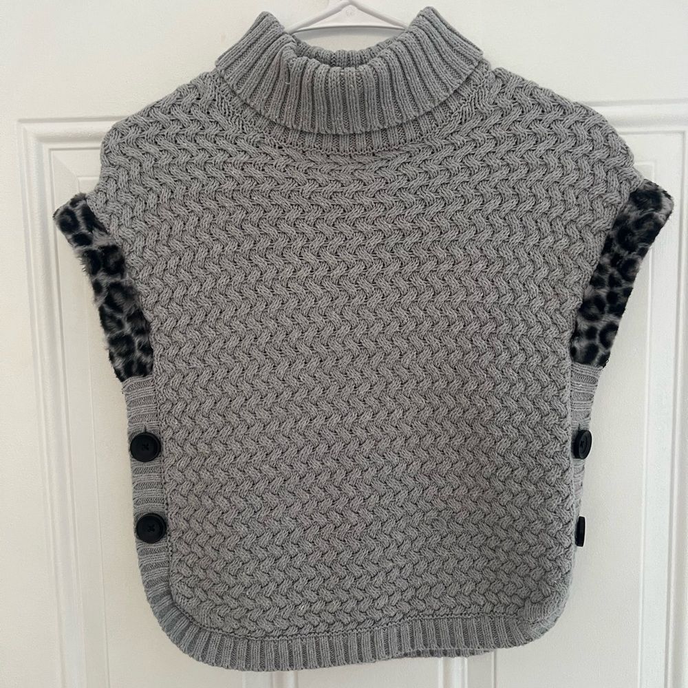 Turtleneck Sweater Poncho Button Side Faux Fur Trim Aspen Kids Medium 7/8